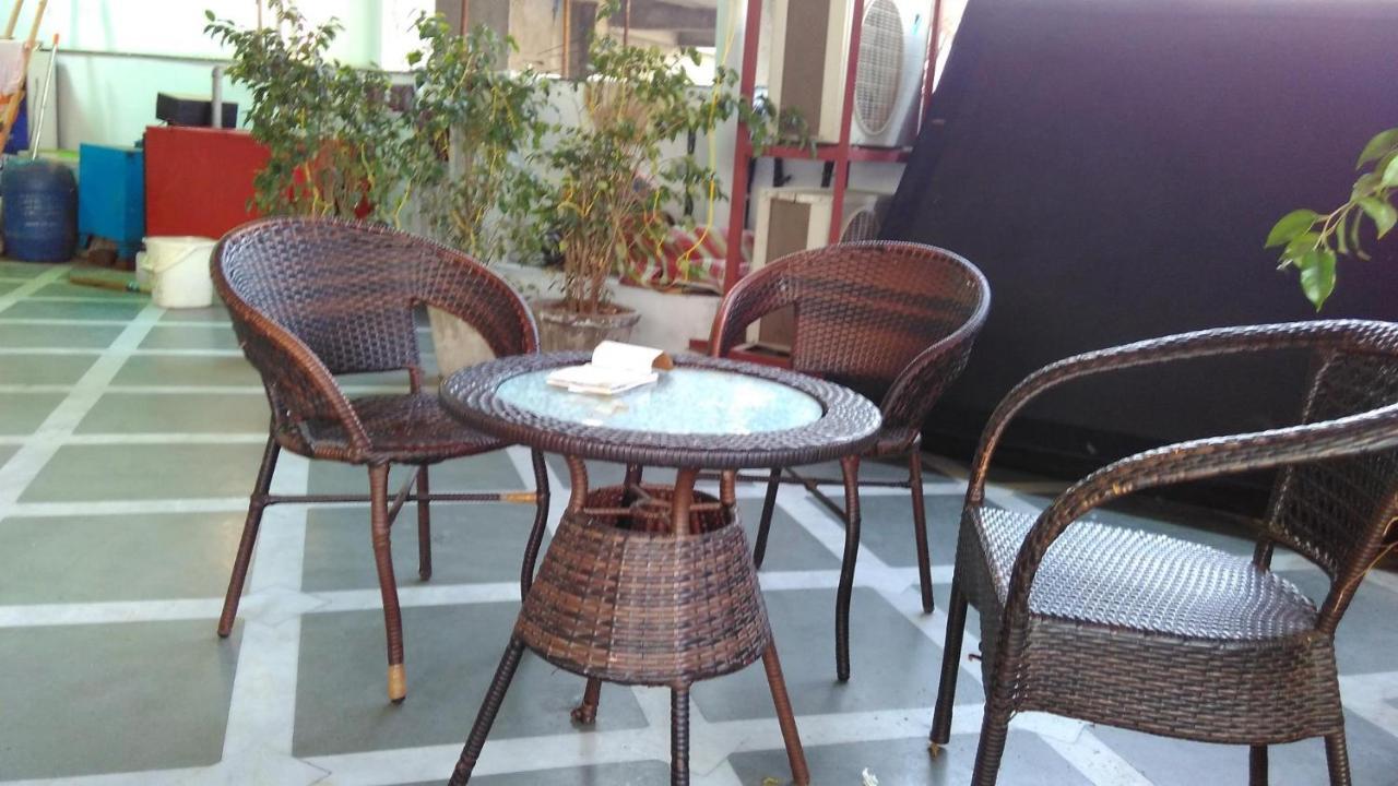 Hotel Superb 5 Mins Walk From New Delhi Station Exteriör bild