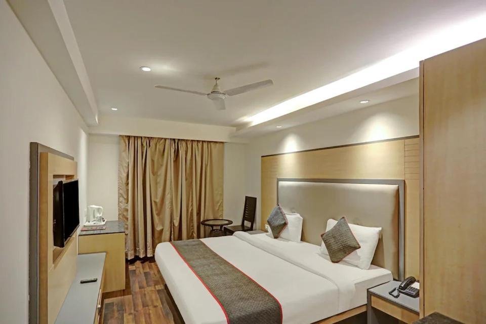 Hotel Superb 5 Mins Walk From New Delhi Station Exteriör bild