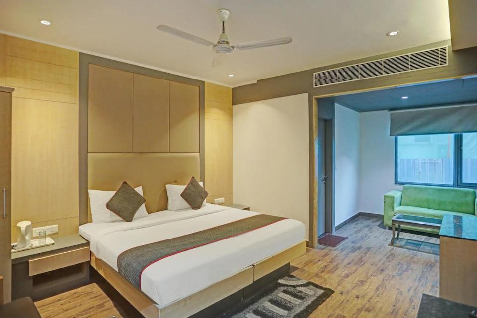 Hotel Superb 5 Mins Walk From New Delhi Station Exteriör bild