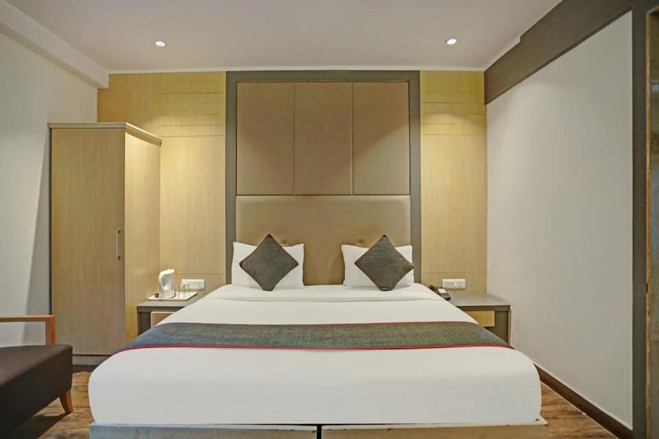 Hotel Superb 5 Mins Walk From New Delhi Station Exteriör bild